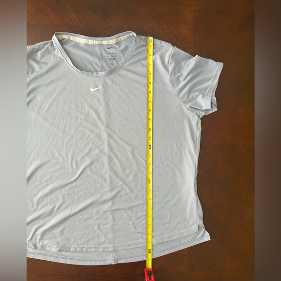 Nike Women's Light Top size XL - Picture 4 of 5